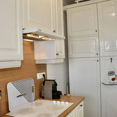 Pieds Dans L'eau: 2 Pieces, Grande Terrasse, Climatisation, - Fr-1-252a-127 Appartement *