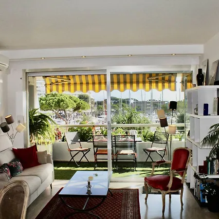 Appartement Pieds Dans L'eau: 2 Pieces, Grande Terrasse, Climatisation, - Fr-1-252a-127 *